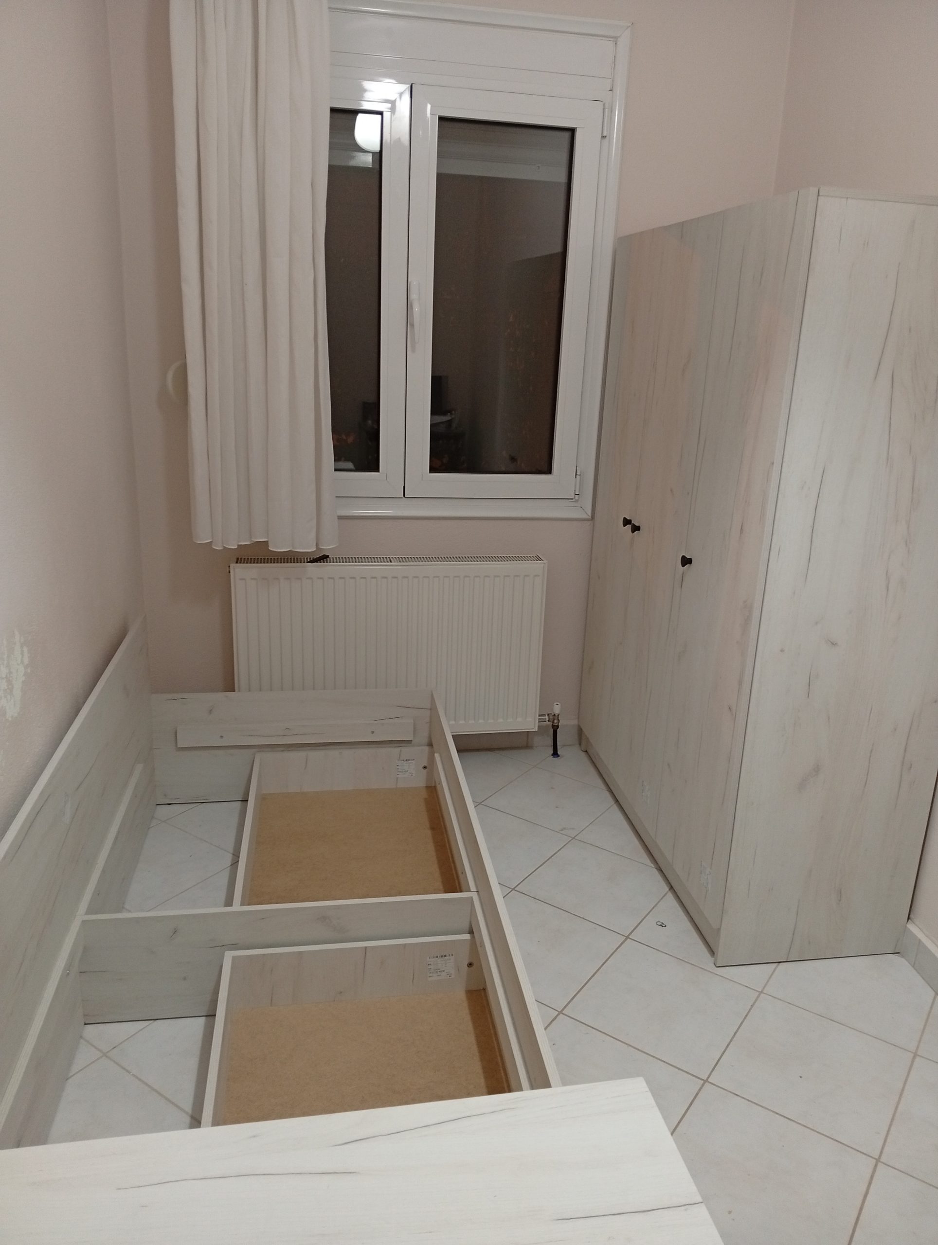 Κρεβάτι με συρτάρια και στρώμα 12-44-003 3 Κρεβάτι με συρτάρια και στρώμα 12-44-003