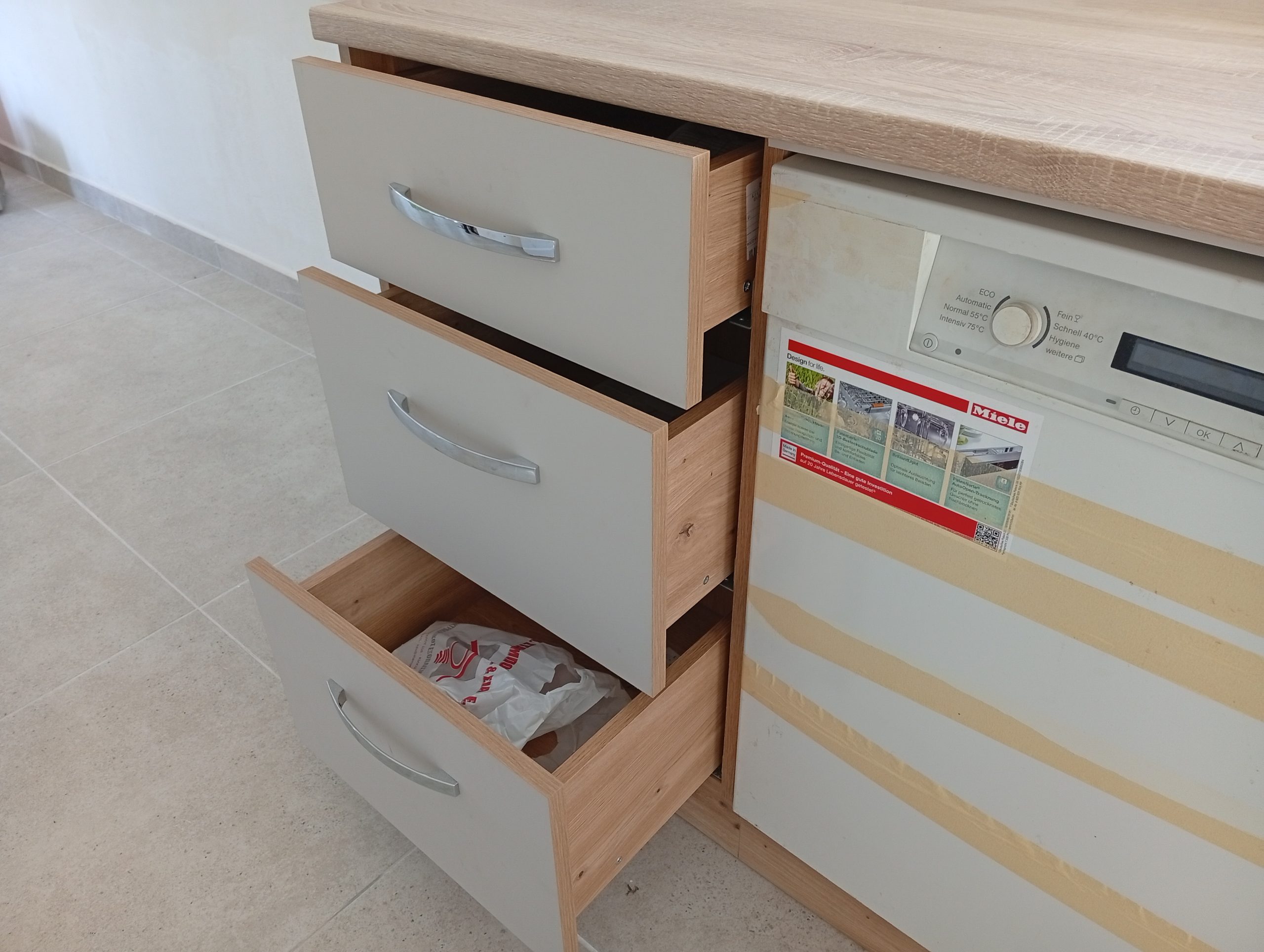 Κουζίνα γωνιακή με νησίδα 07-00-485 2 συρταριέρα κούζινας